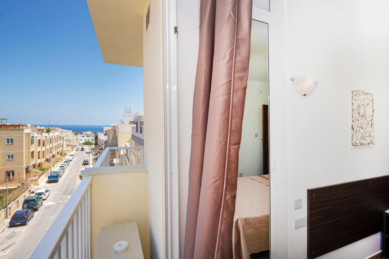 Summer Breeze Comfort Sunny Apartments Close To The Sandy Beaches - By Getawaysmalta Mellieha Exterior photo